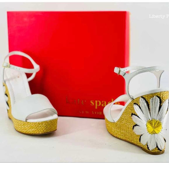 🎯SOLD🎯 💕 KATE SPADE DAISY WEDGE SANDALS 💕 - Picture 2 of 9